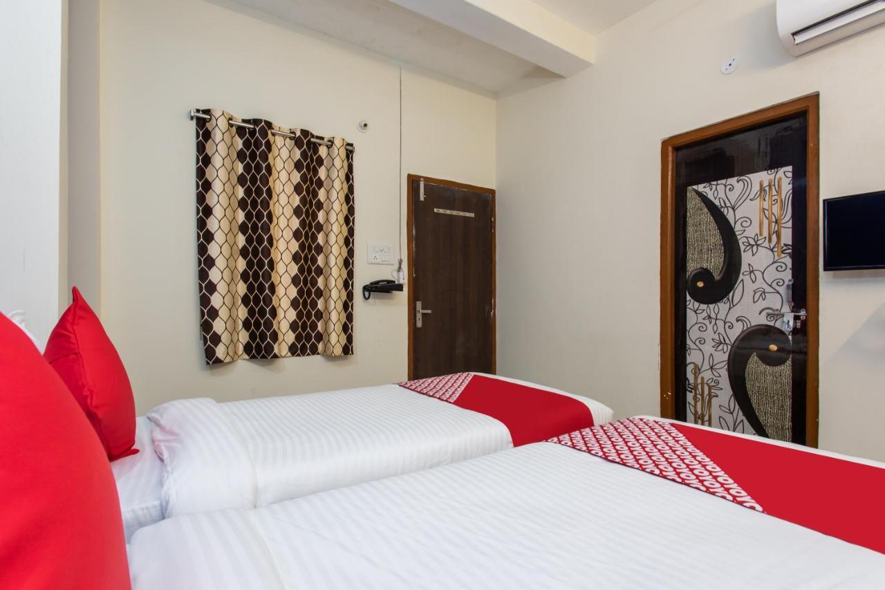Oyo 27862 Hotel Brooklyn Индаур Экстерьер фото